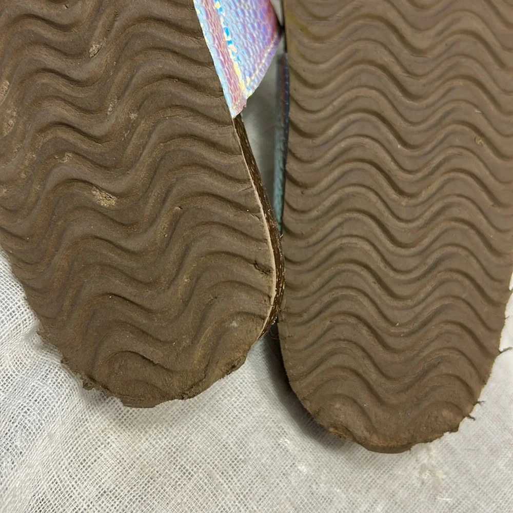 Wonder Nation Almost NEW iridescent Birkenstock style sandals